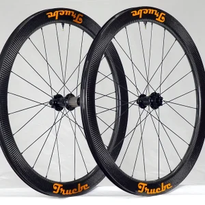 True Carbon Laufradsatz • ROAD