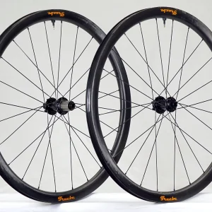 True Carbon Laufradsatz • GRVL